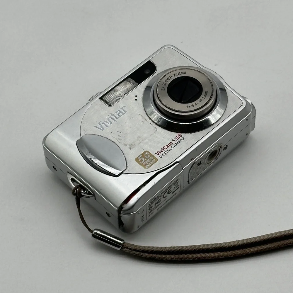 Vivitar Vivicam 5388‎ 5MP Digital Camera Silver 3x Zoom for parts
